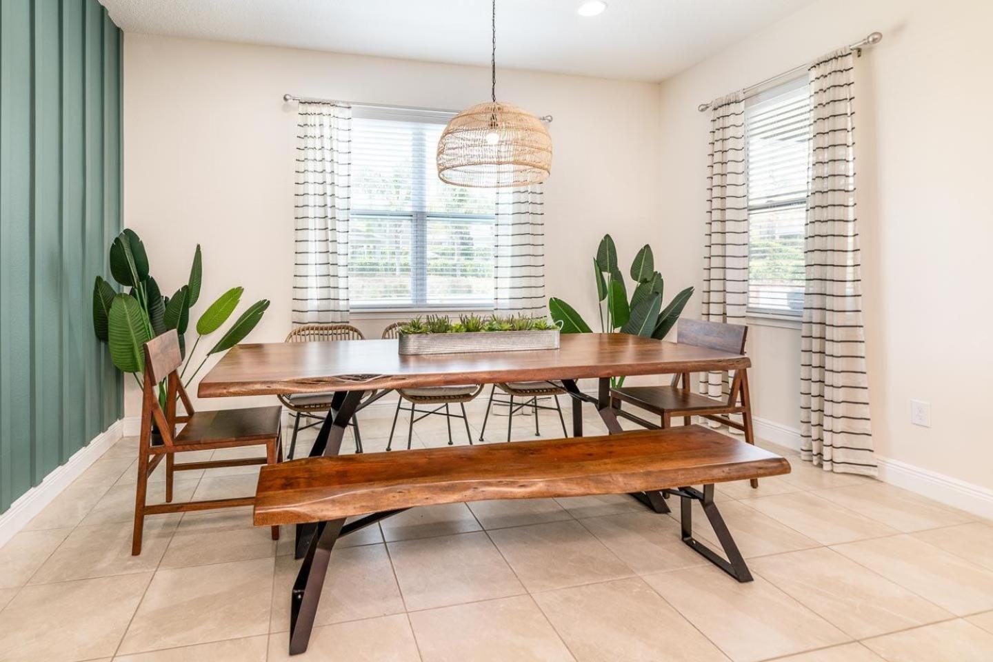 Unique 5 Bdrm With Game At Encore