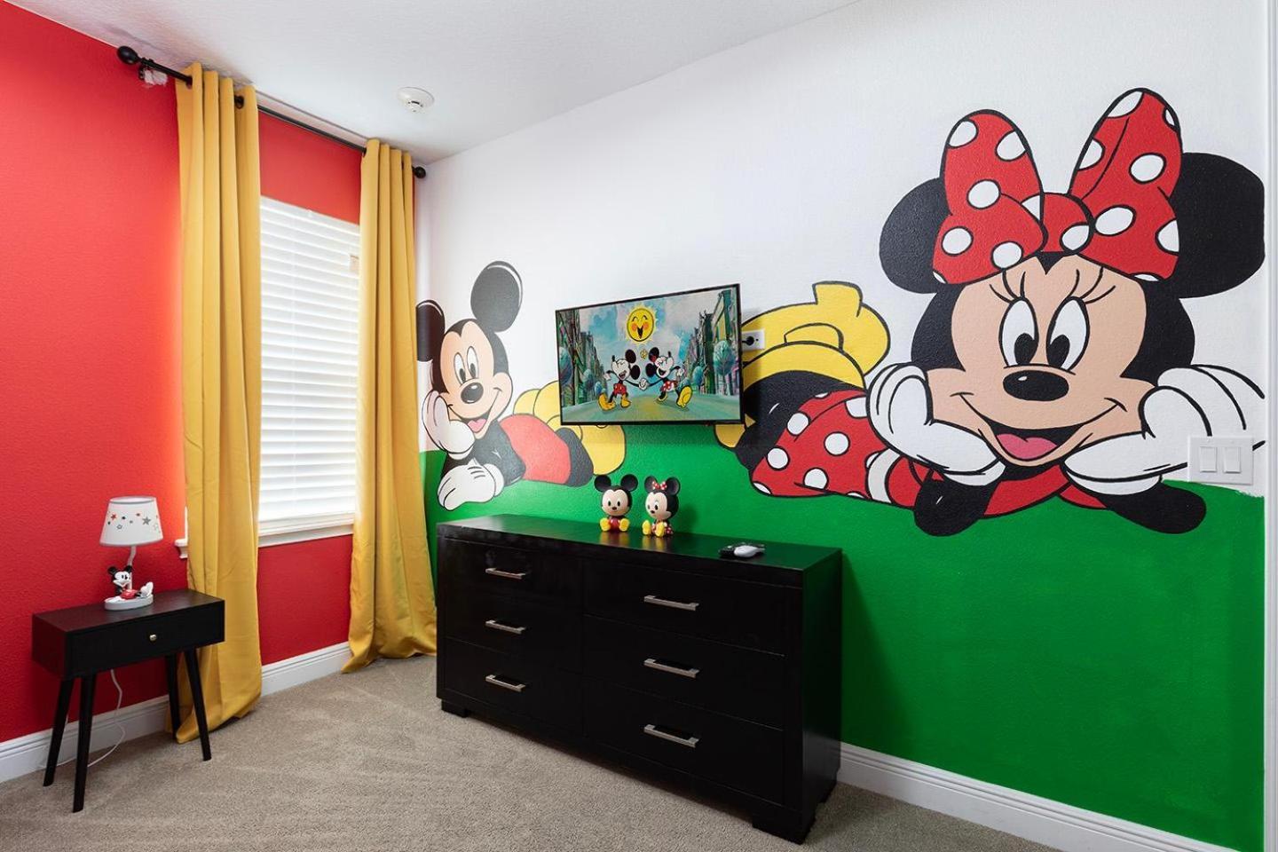 Sunny 8 Bdrm With Themed In Encore Holiday home