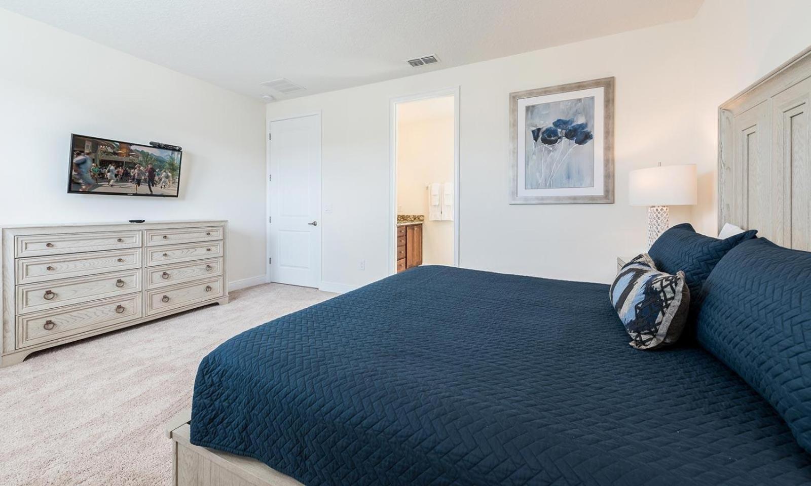 Spacious 8 Bdrm Retreat With Themed Bedrooms In Encore *