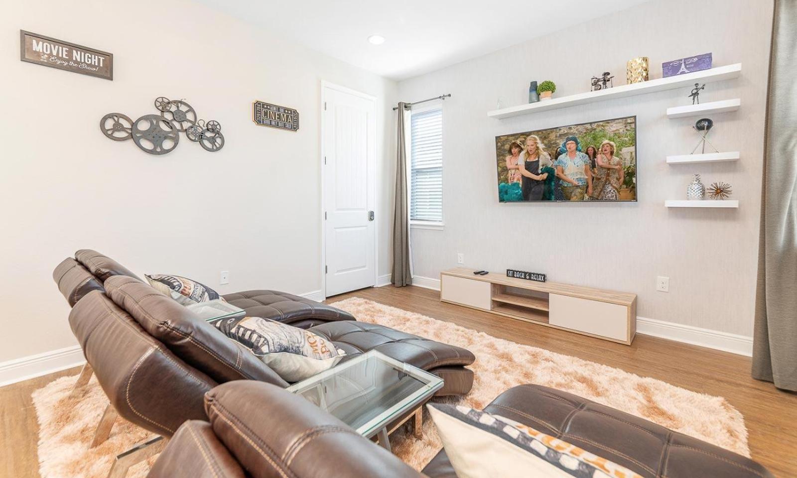 Classic 4 Bdrm With Private Pool At Encore *