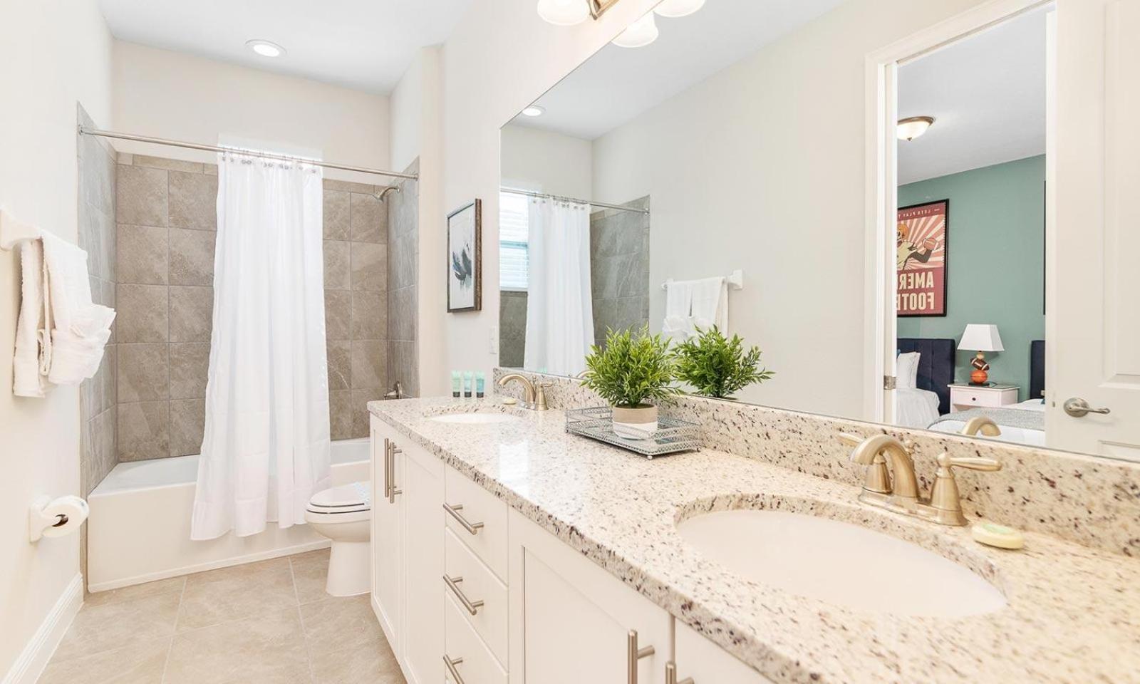 Classic 4 Bdrm With Private Pool At Encore *