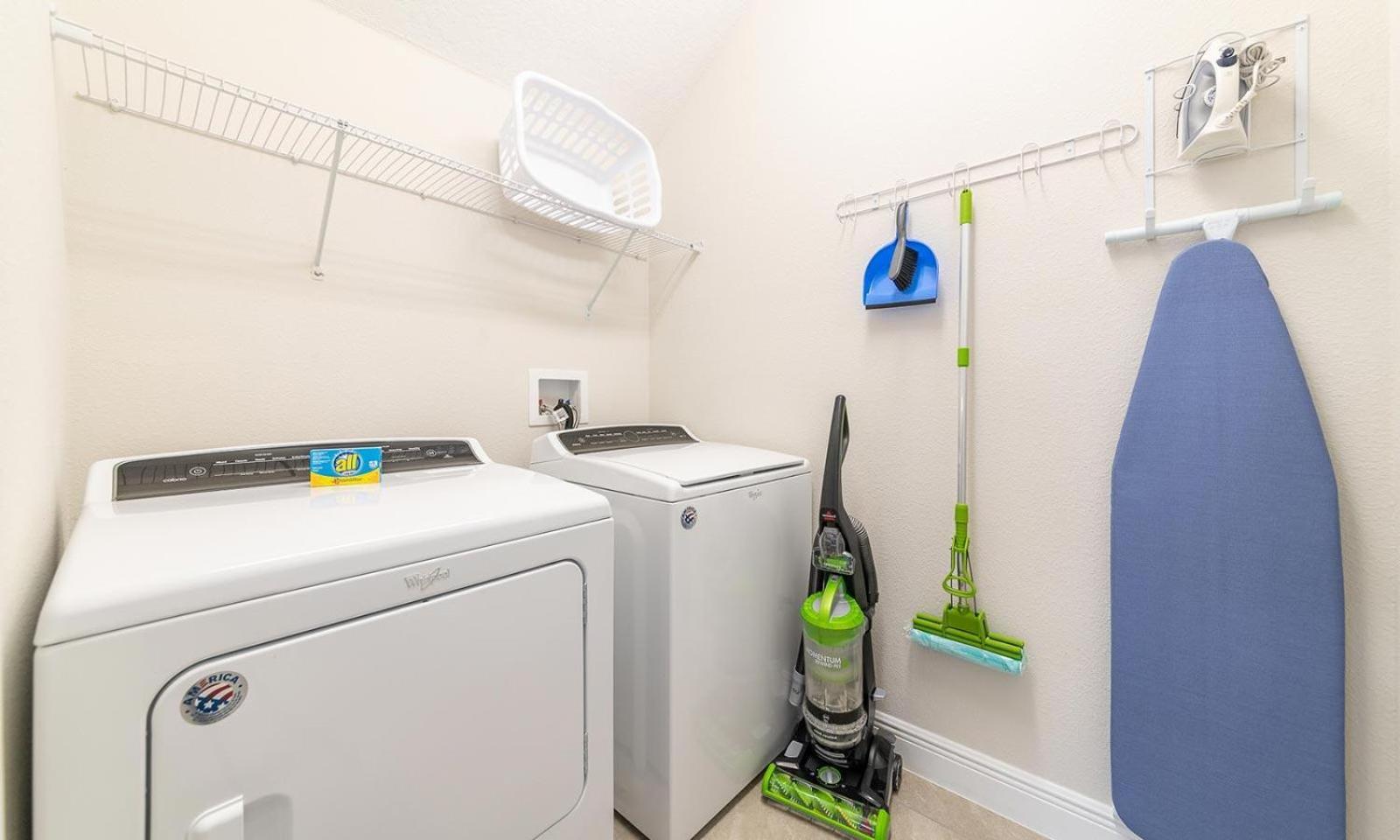 Classic 4 Bdrm With Private Pool At Encore