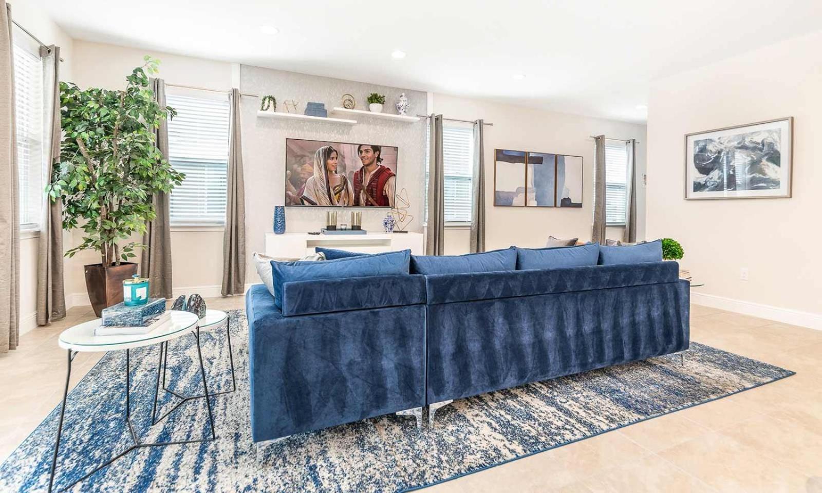 Classic 4 Bdrm With Private Pool At Encore *
