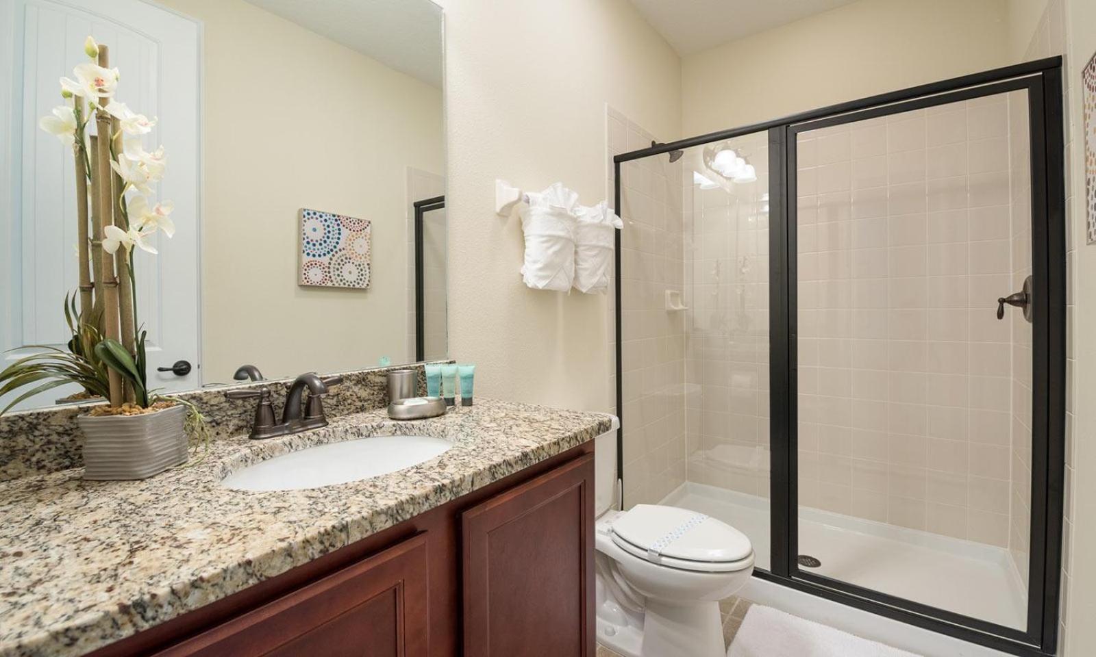 Charming 10 Bdrm With Open Living Area At Encore Orlando