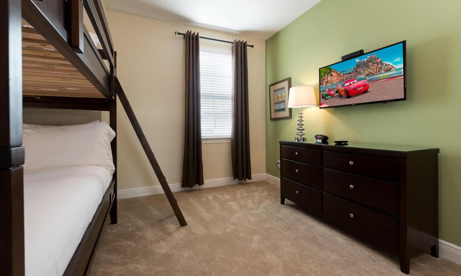 Charming 10 Bdrm With Open Living Area At Encore