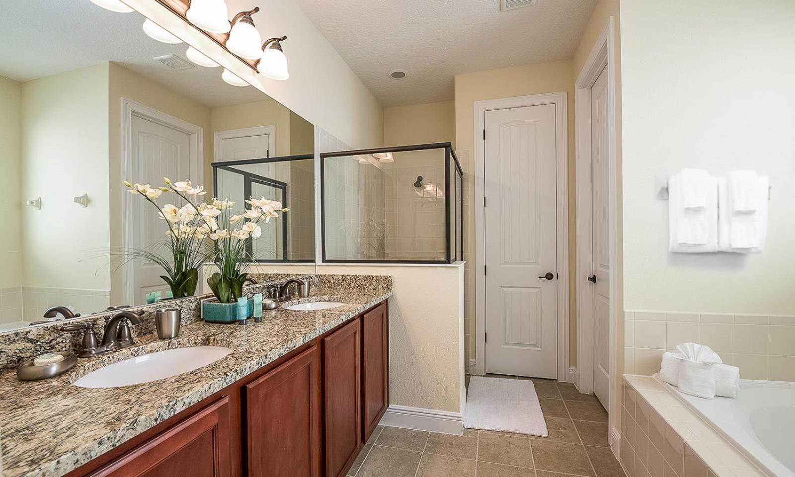 Charming 10 Bdrm With Open Living Area At Encore Holiday home *