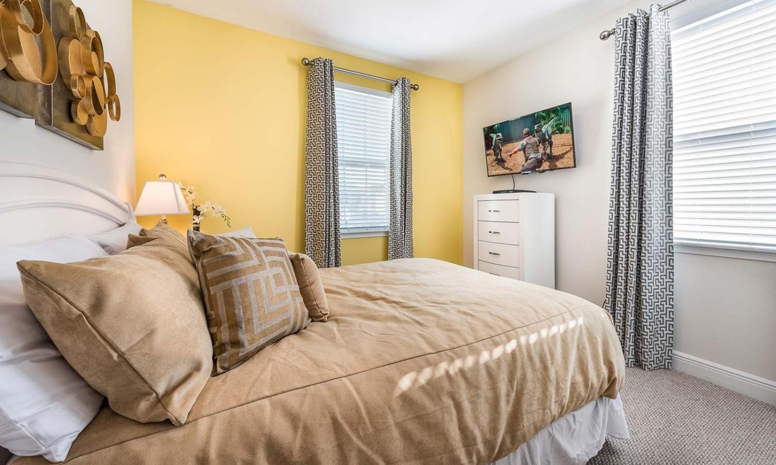 Cute 6 Bdrm With Pool Oasis In Encore Holiday home