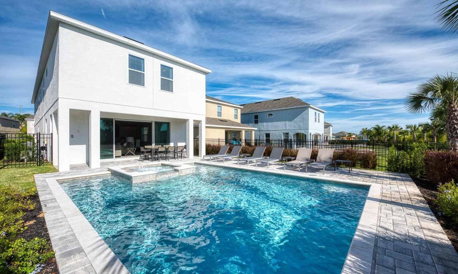 Airy 6 Bdrm House With Private Pool In Encore Holiday home *