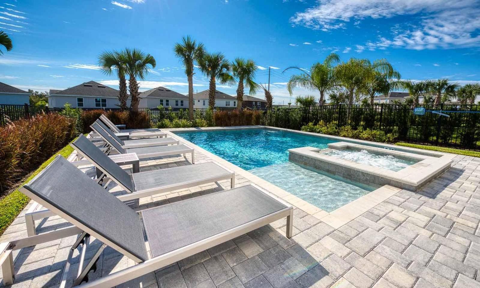 Airy 6 Bdrm House With Private Pool In Encore Holiday home