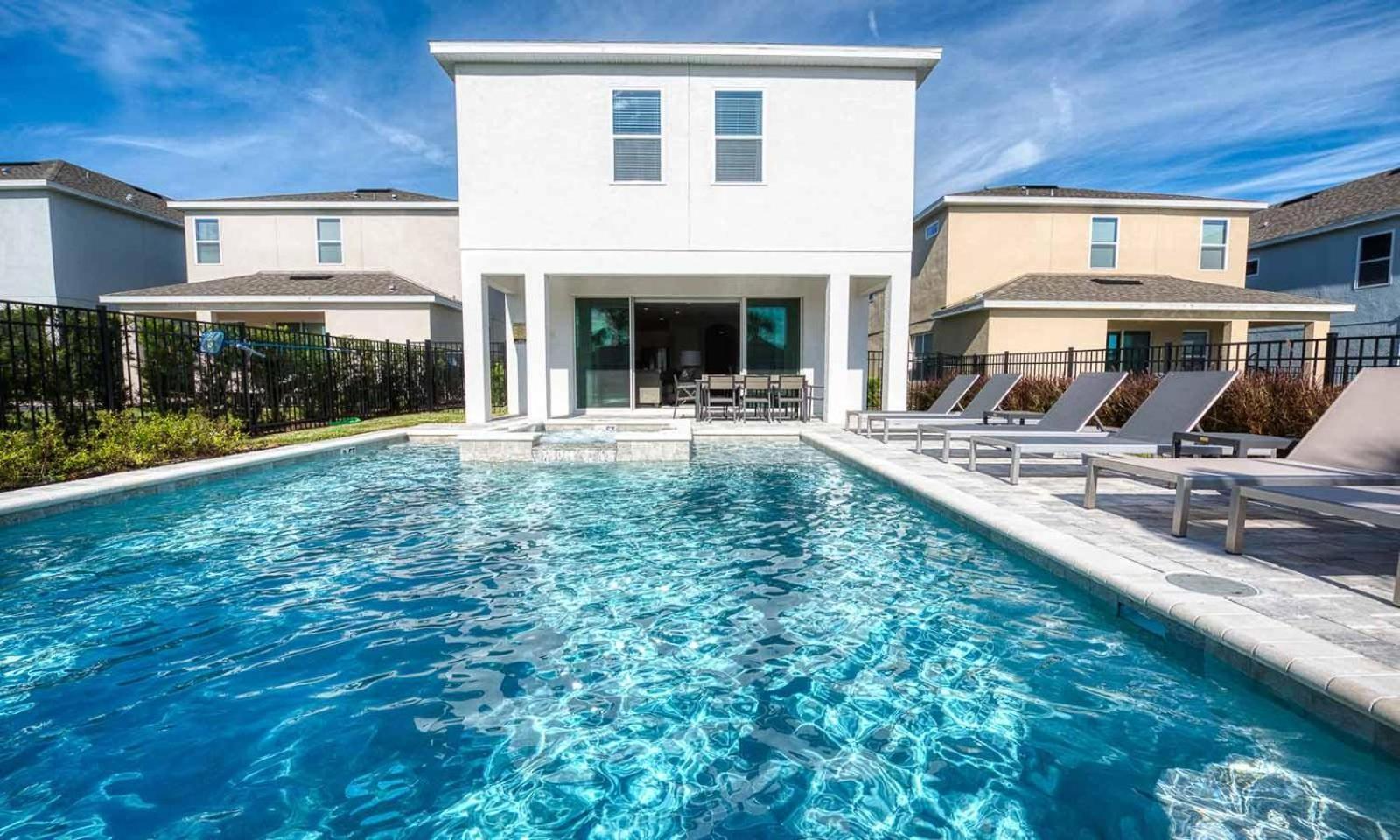 Holiday home Airy 6 Bdrm House With Private Pool In Encore *