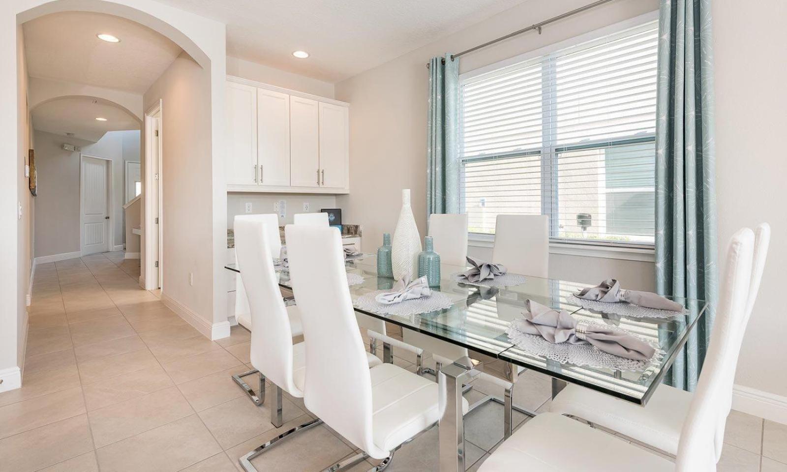 Airy 6 Bdrm House With Private Pool In Encore Holiday home *