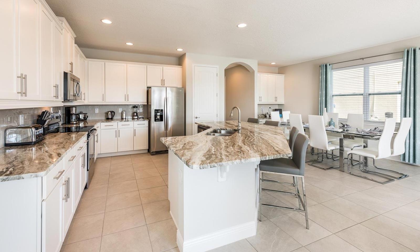 Airy 6 Bdrm House With Private Pool In Encore Holiday home *