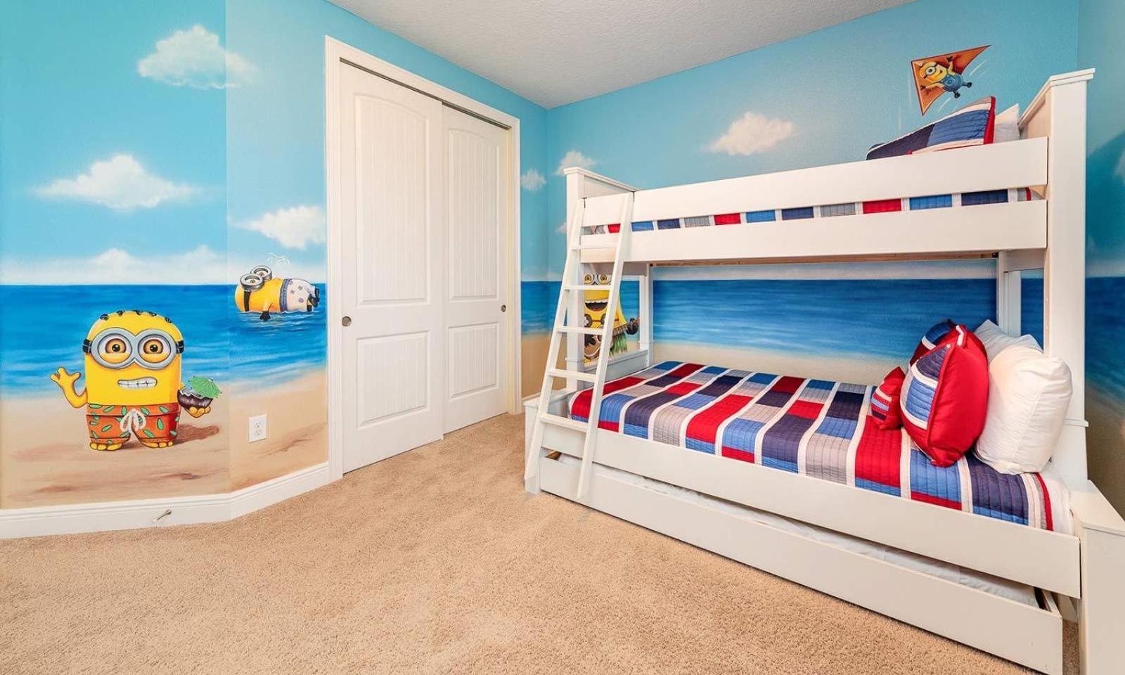 Traditional 6 Bdrm House With Backyard Pool At Encore *