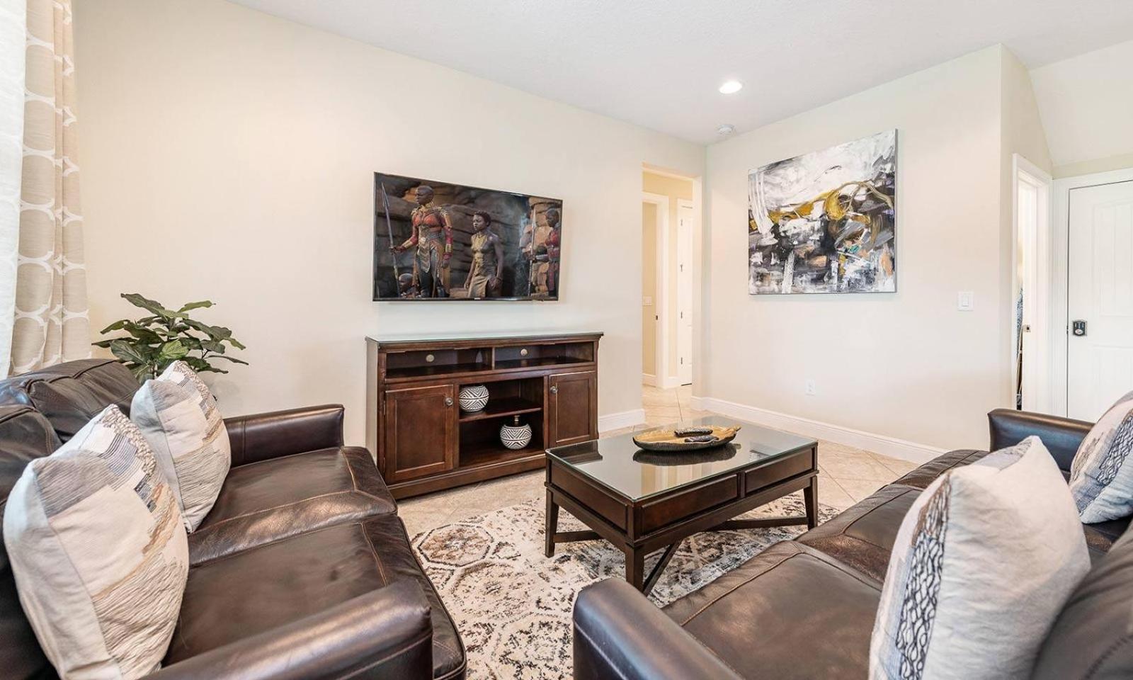 Traditional 6 Bdrm House With Backyard Pool At Encore Holiday home
