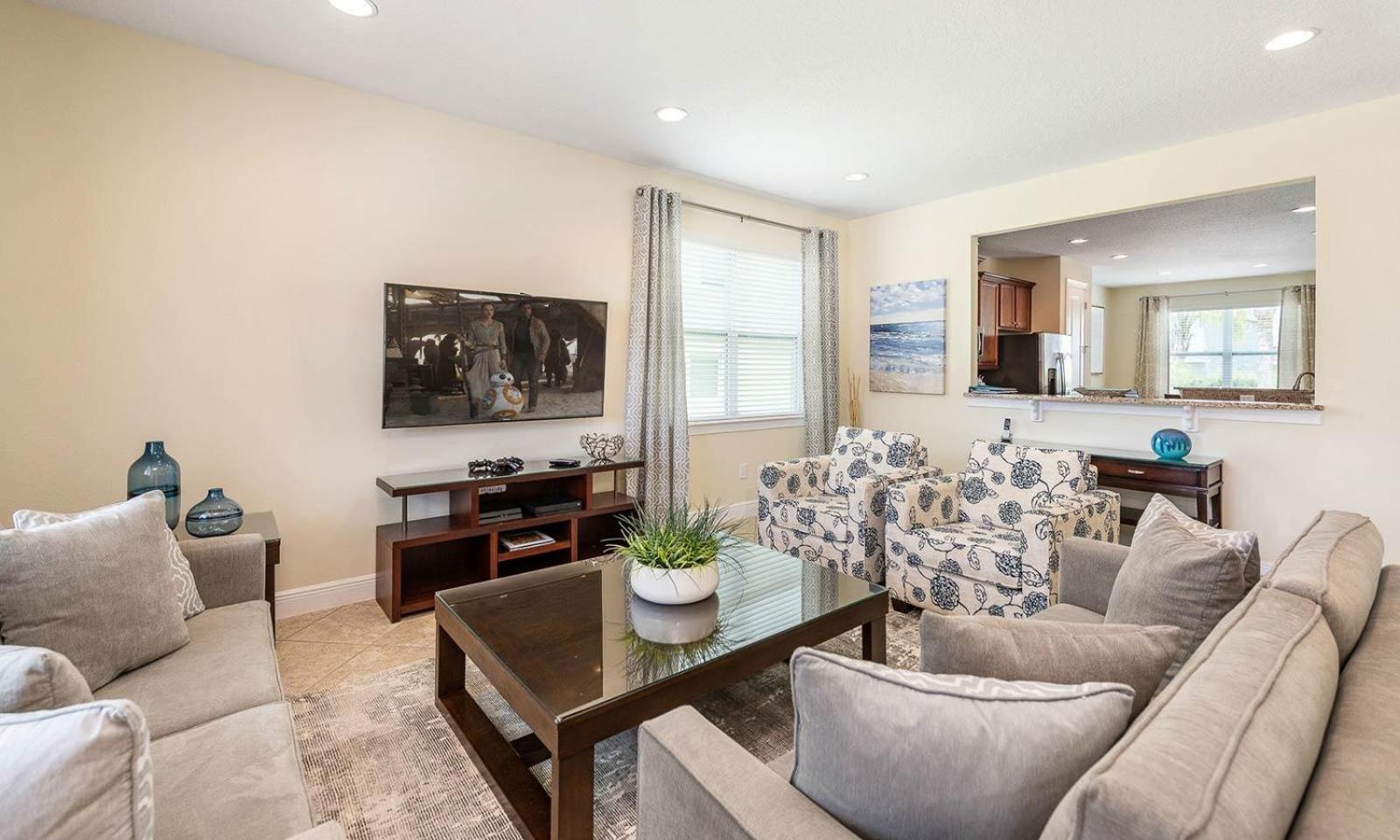 Traditional 6 Bdrm House With Backyard Pool At Encore Holiday home
