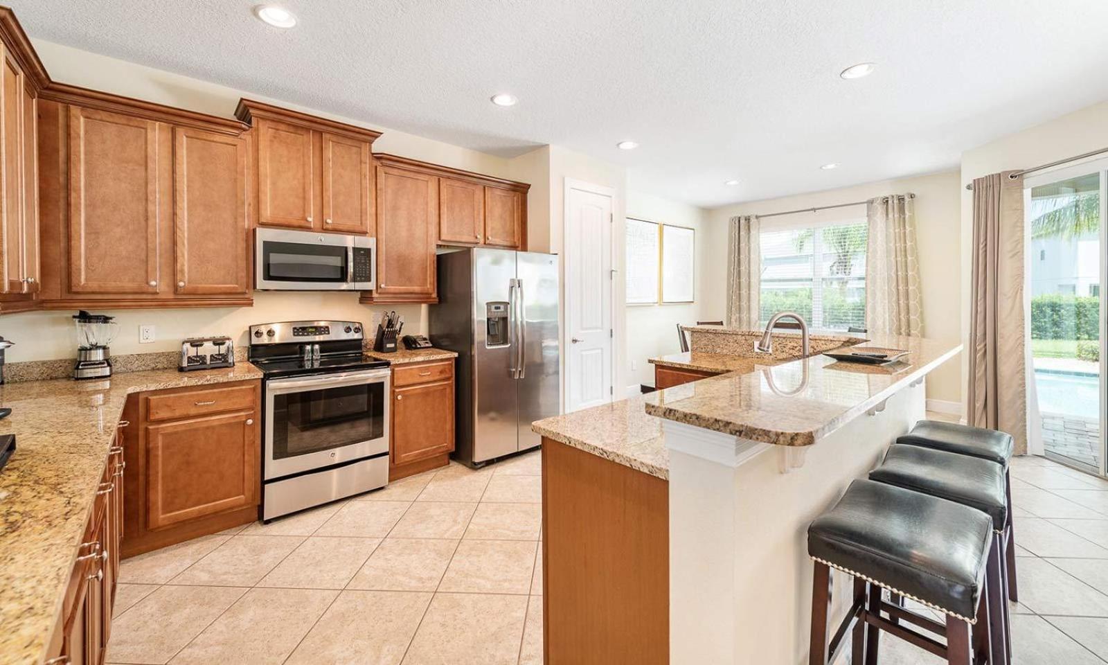 Traditional 6 Bdrm House With Backyard Pool At Encore Holiday home Orlando