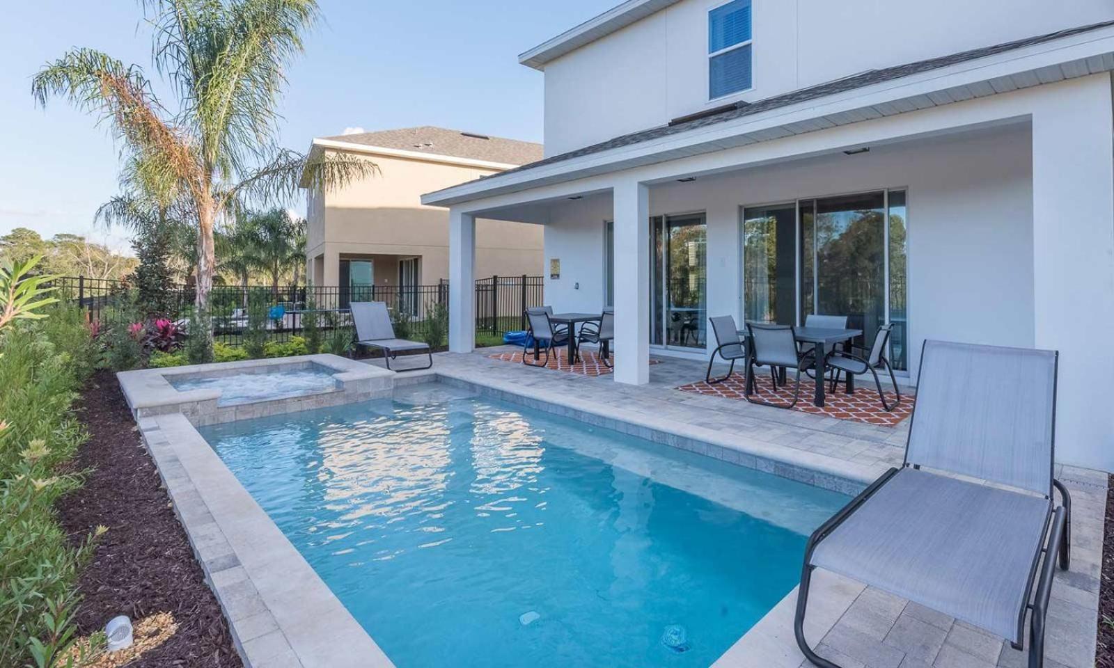 Modern 5 Bdrm With Themed Games At Encore Holiday home