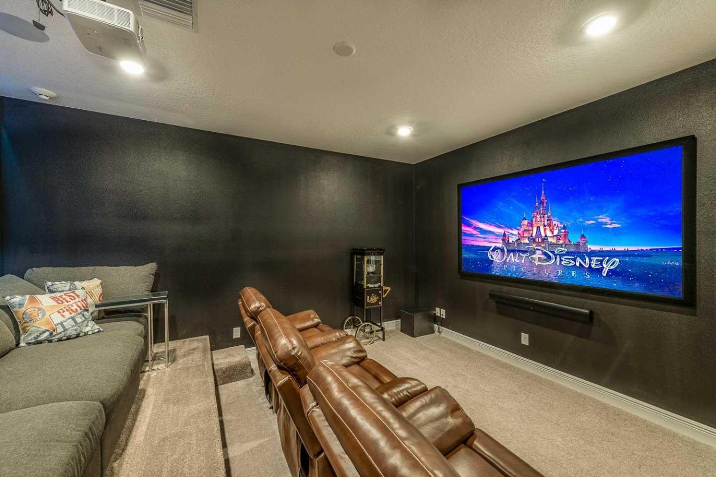 Exquisite 9 Bdrm W Games At Encore Holiday home *
