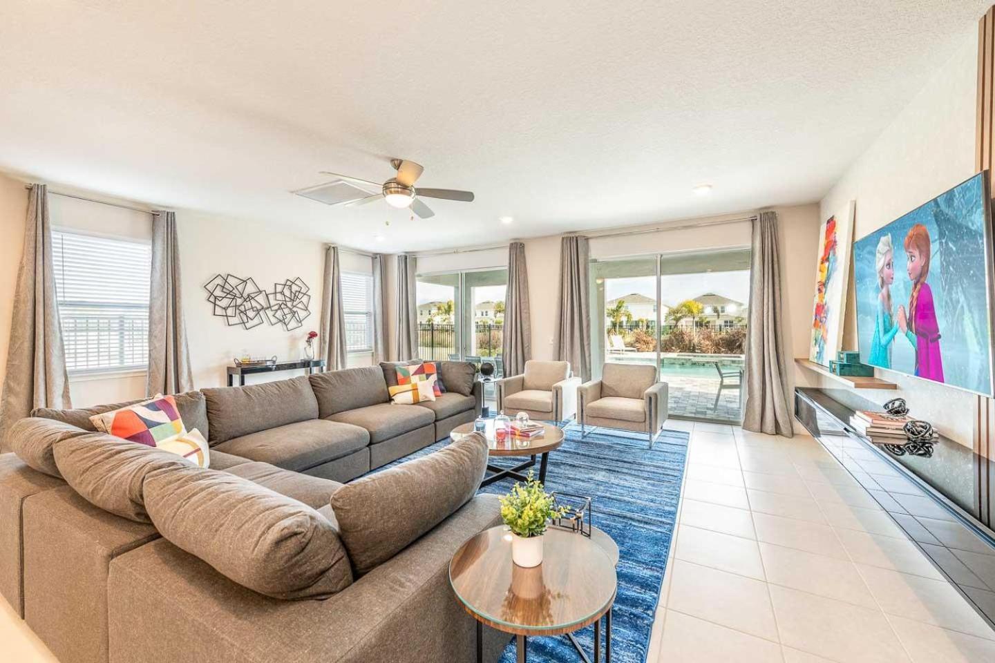 Exquisite 9 Bdrm W Games At Encore Holiday home