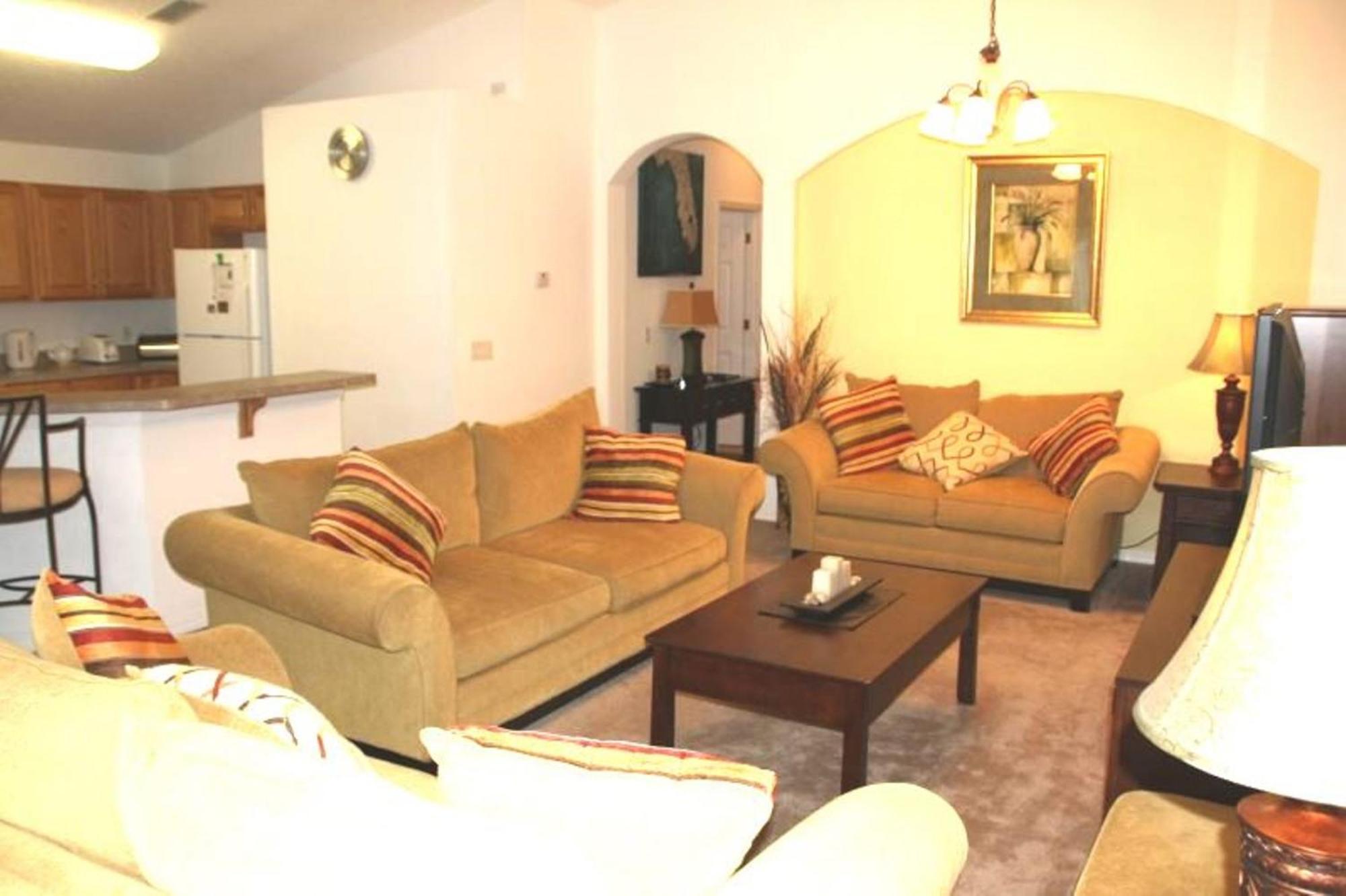 4 Bedroom Value With Private Pool *