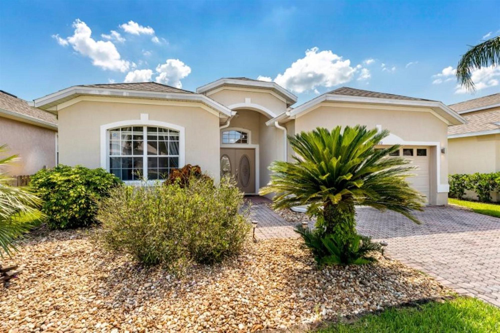 4 Bedroom Value With Private Pool *