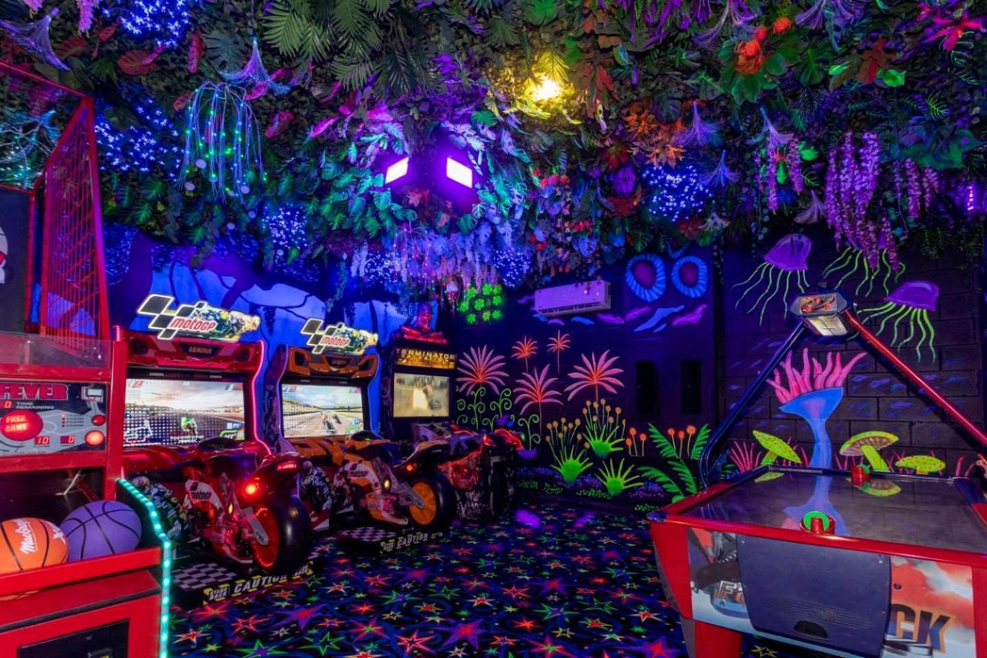 Bd015j - Mania Bear's Den Mansion With Themed Bedrooms At Reunion Holiday home