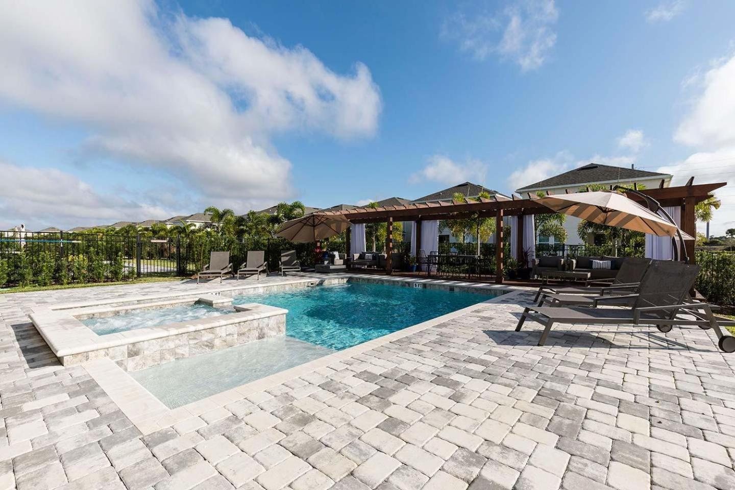 Ec375 - Theming Paradise With Games At Encore Holiday home