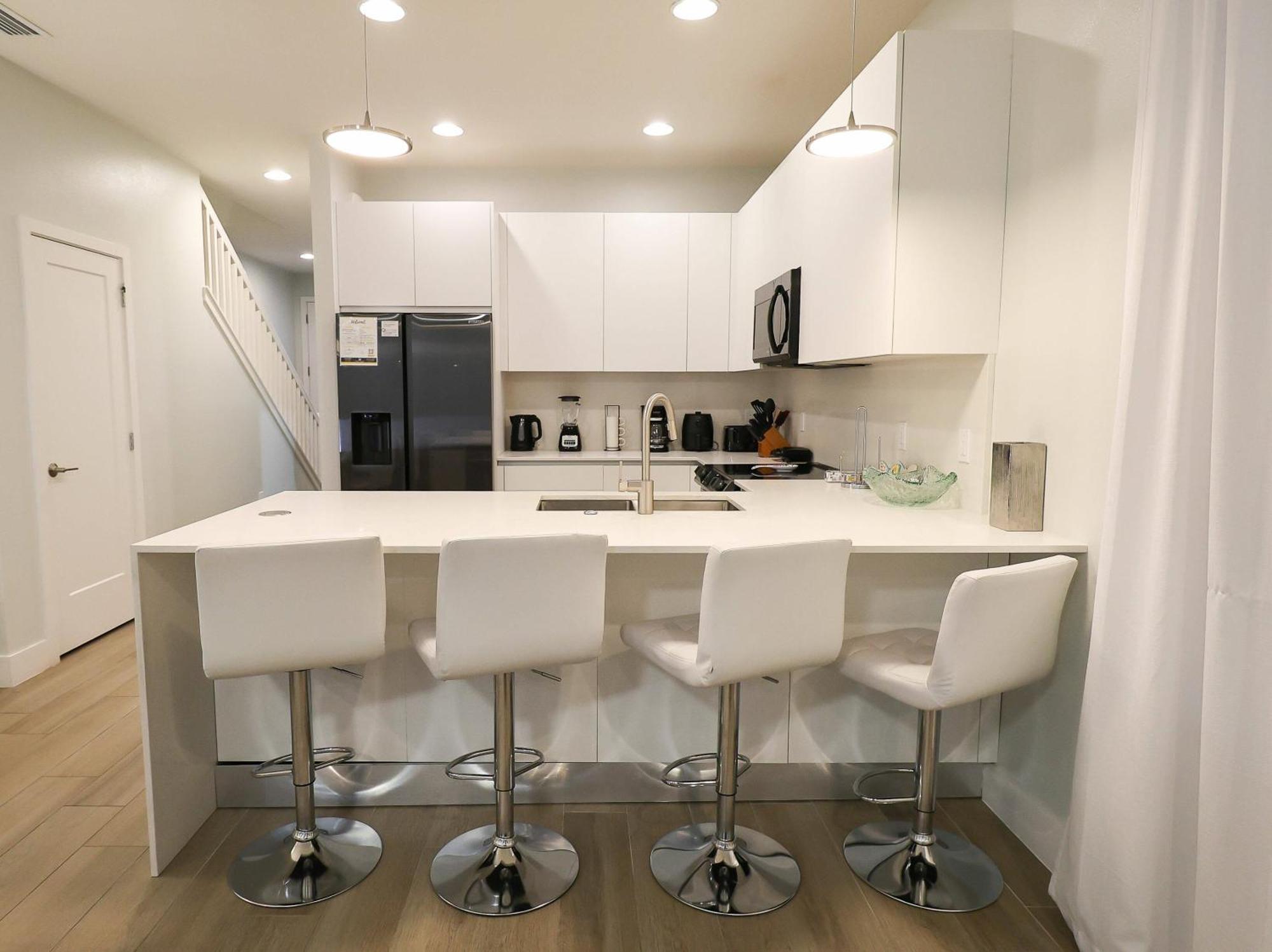 New Vacation Townhome With Private Pool 17528 Holiday home