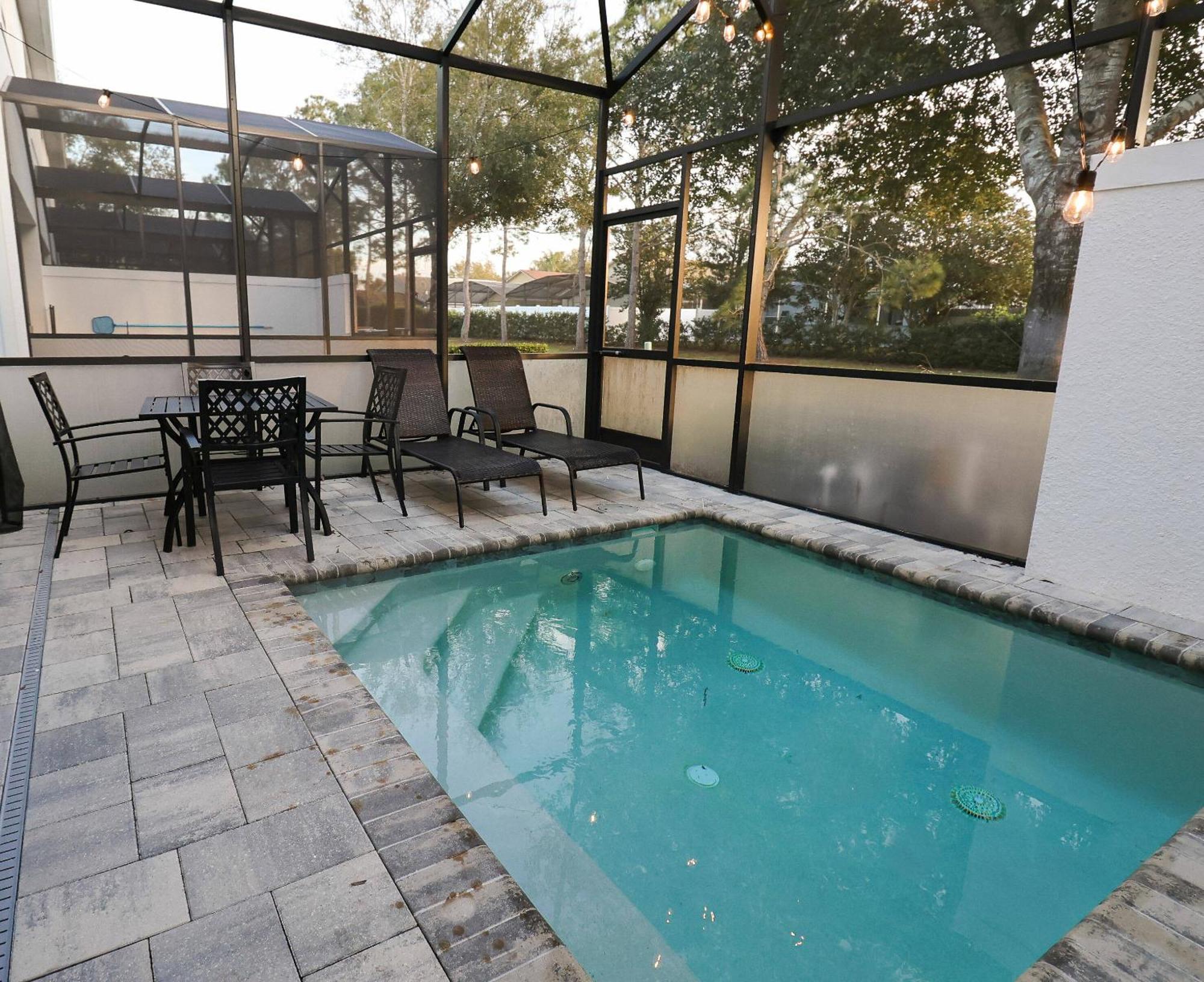 New Vacation Townhome With Private Pool 17528 Holiday home