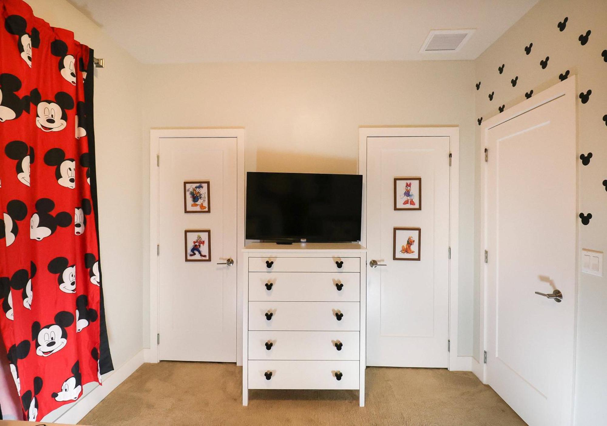 New Vacation Townhome With Private Pool 17528 Holiday home