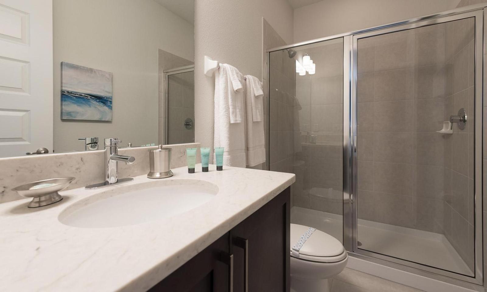 Spacious 8 Bdrm Retreat With Large Private Patio In Encore Holiday home