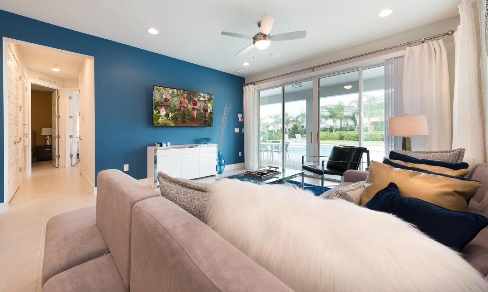 Spacious 8 Bdrm Retreat With Large Private Patio In Encore *