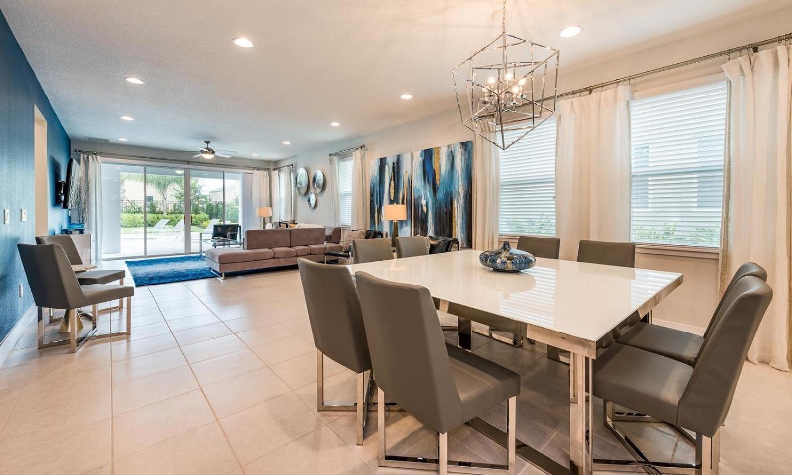 Spacious 8 Bdrm Retreat With Large Private Patio In Encore