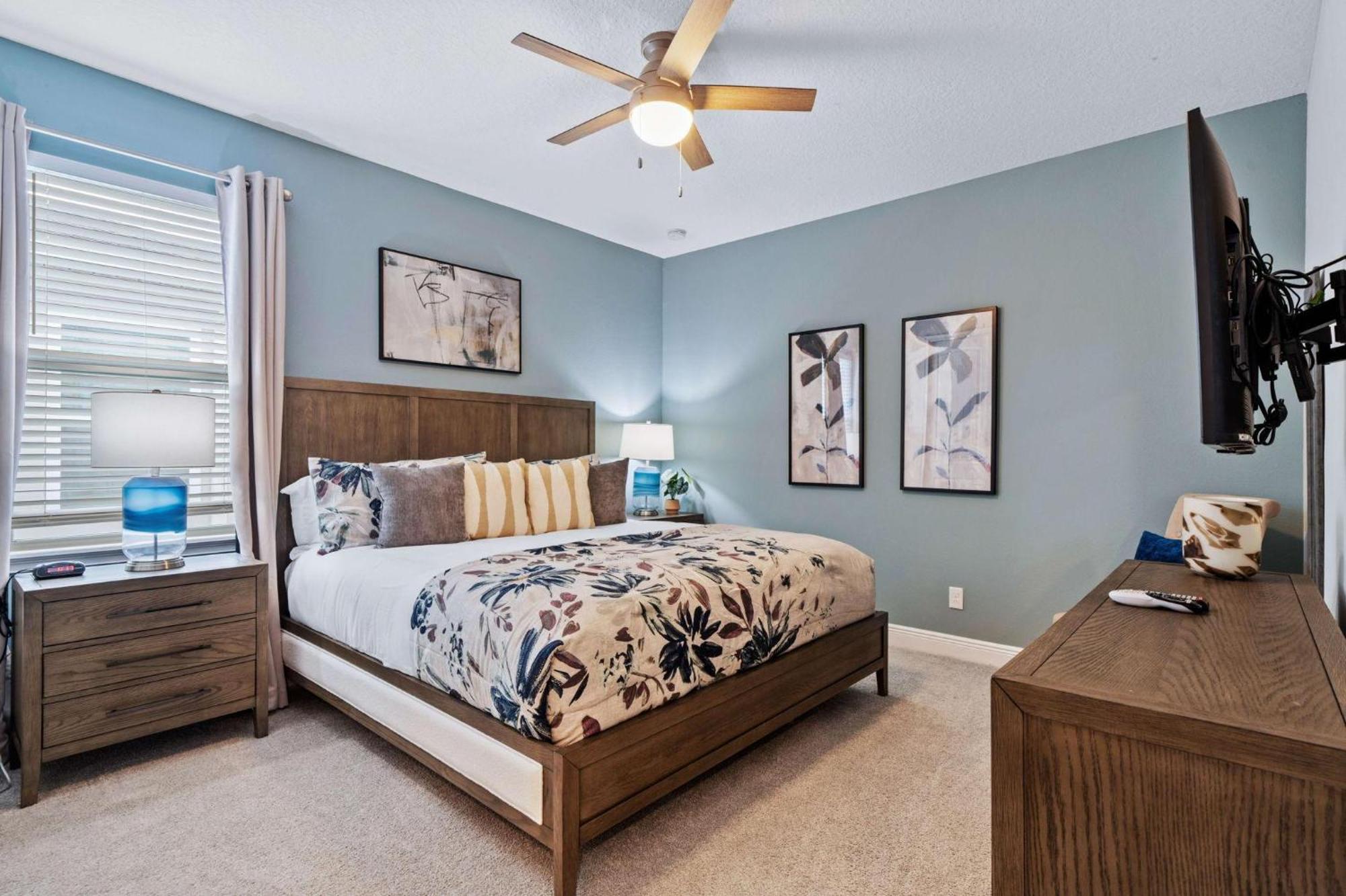 Astonishing 7 Bdrm W Theater At Encore