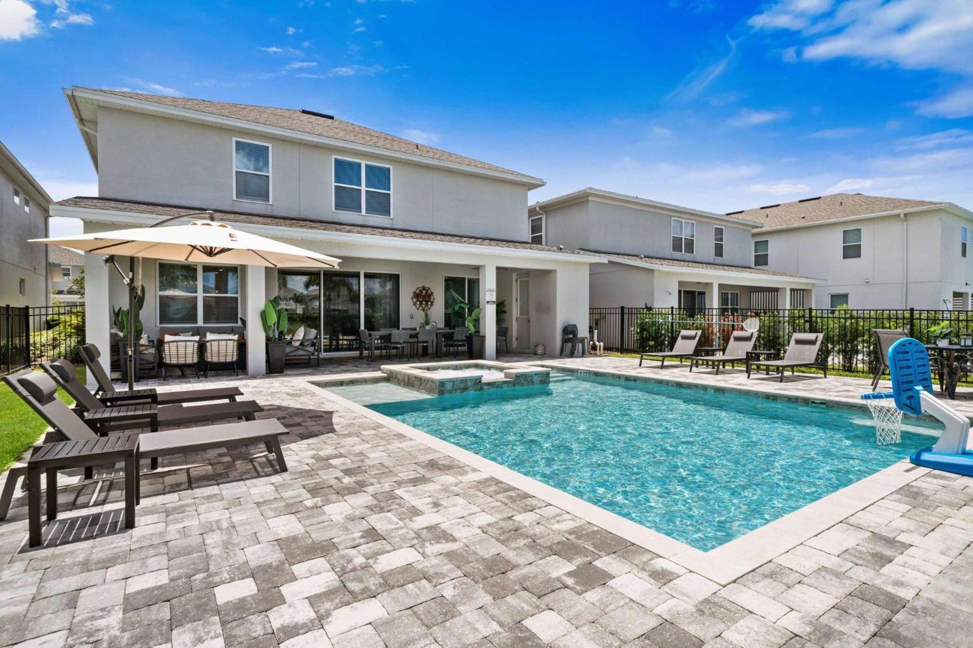 Astonishing 7 Bdrm W Theater At Encore Holiday home Orlando