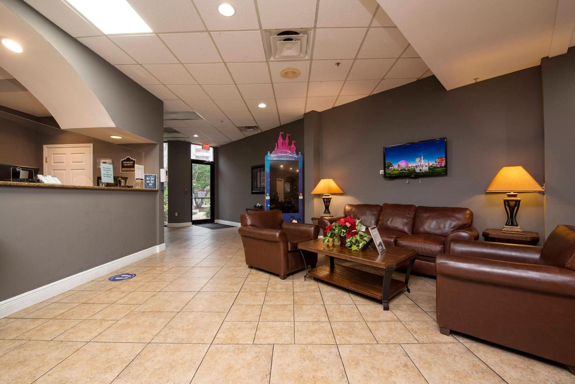 Luxury 2 The Enclave Near Parks Apartment