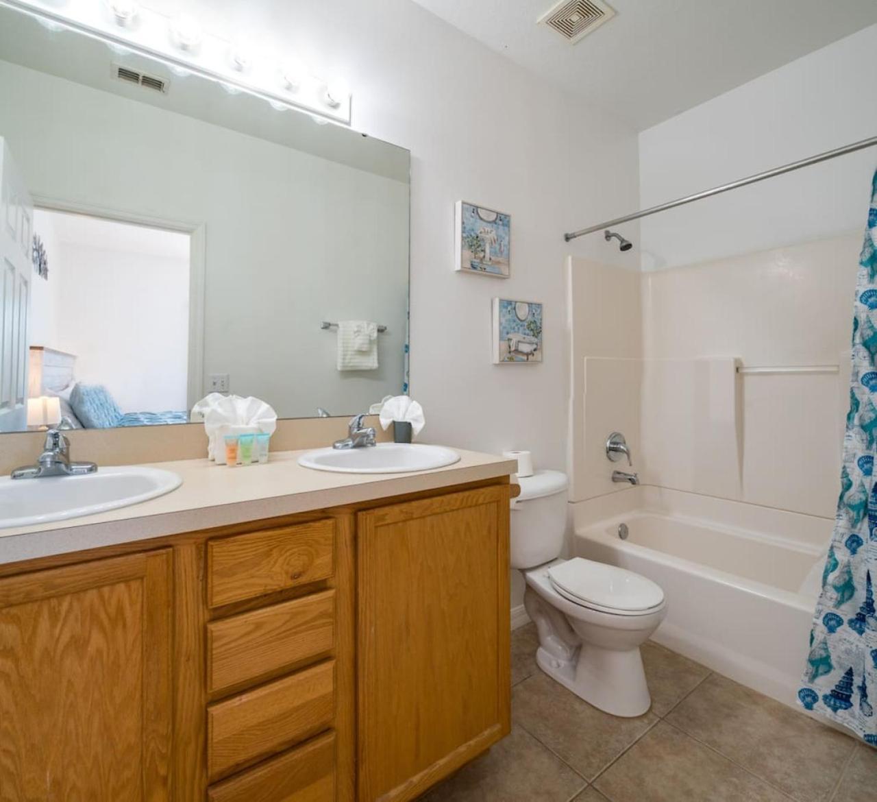 Holiday home Retreat Lakeview Townhome - Close To Golf *