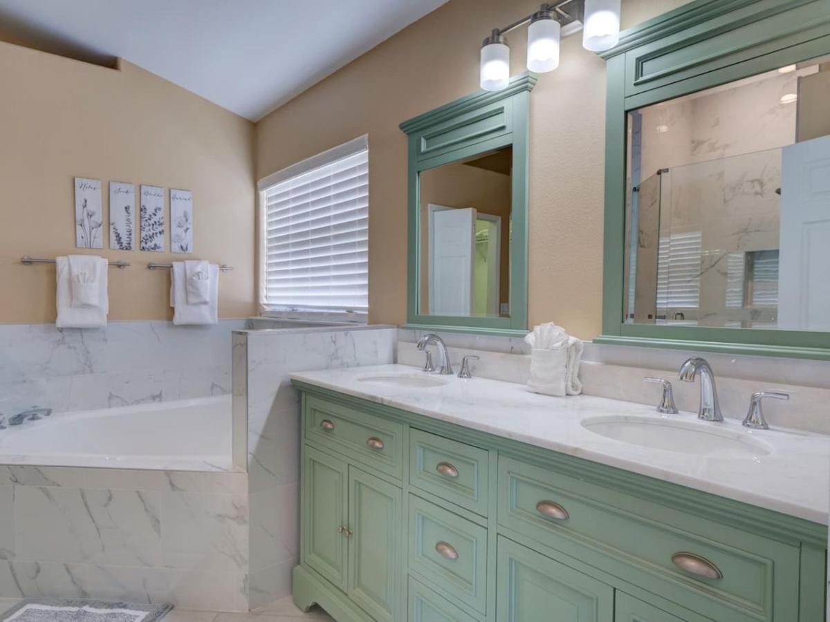 Pool 5 Miles To Great For Families Holiday home Orlando