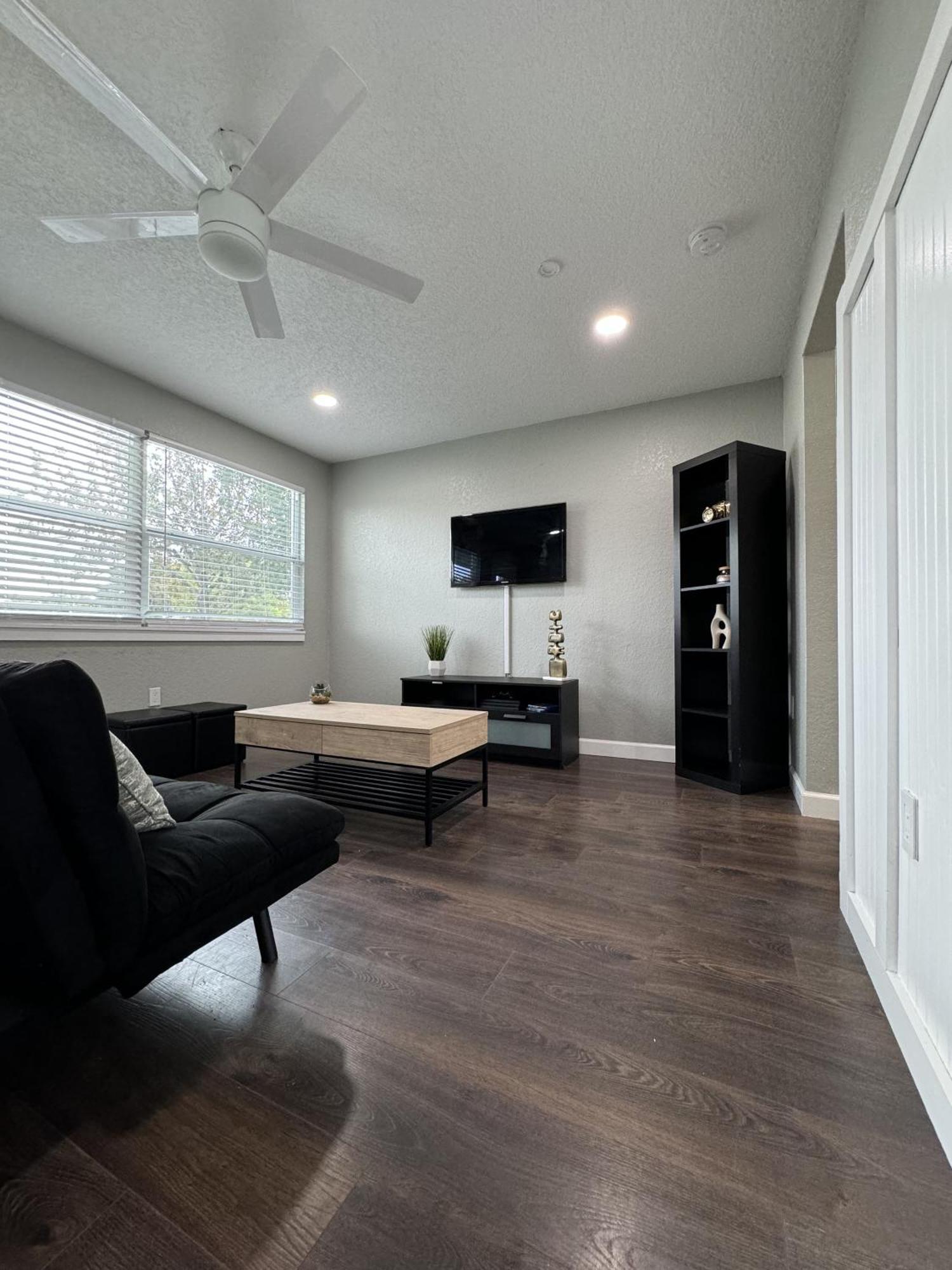 Contemporary Haven Stylish And Comfortable Space Homestay *