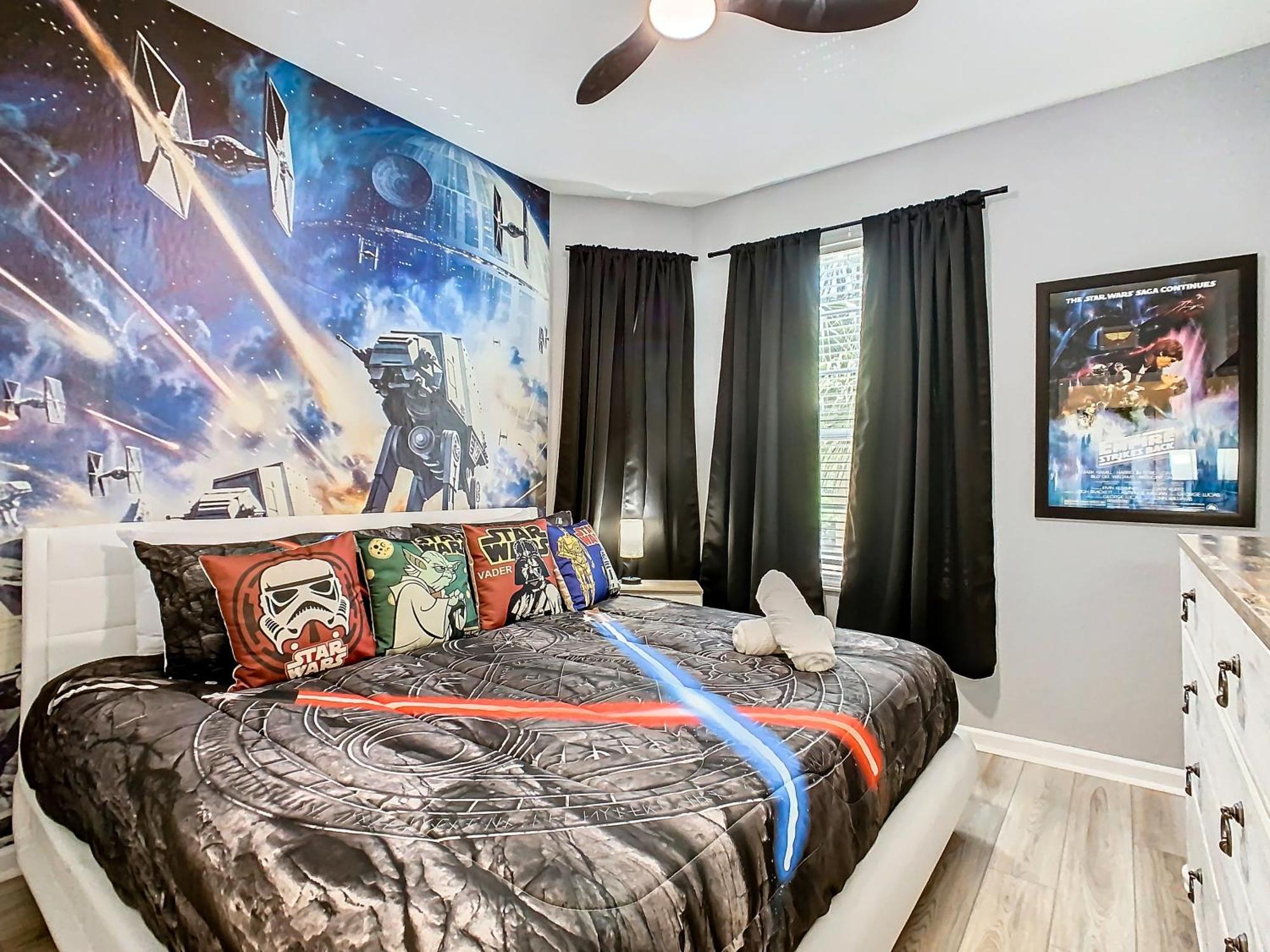 Wh2778-201al - Toy Story Meets Star Wars Holiday home