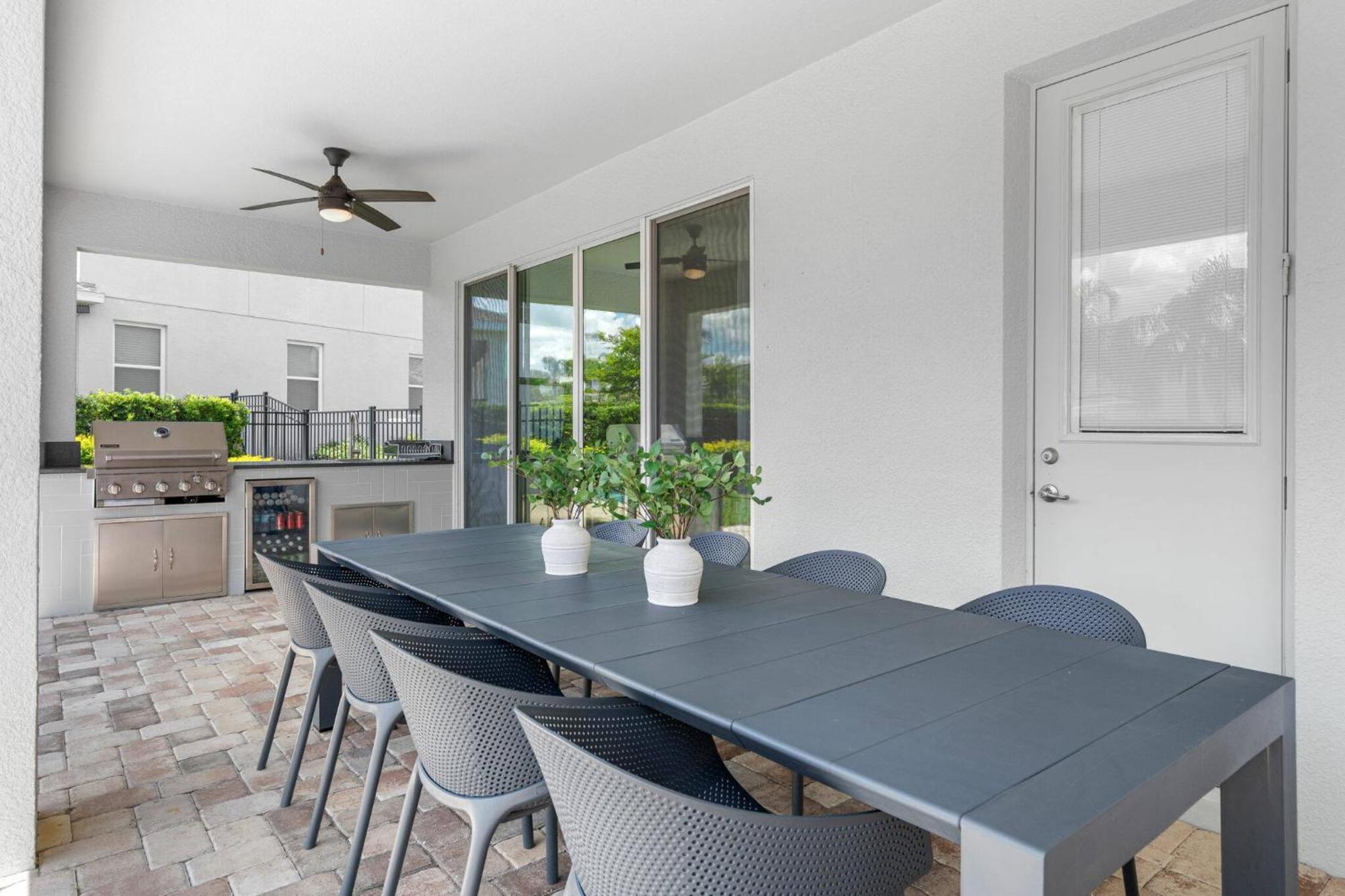 Magical 8 Bd Family Retreat Close To Parks At Encore! Holiday home Orlando