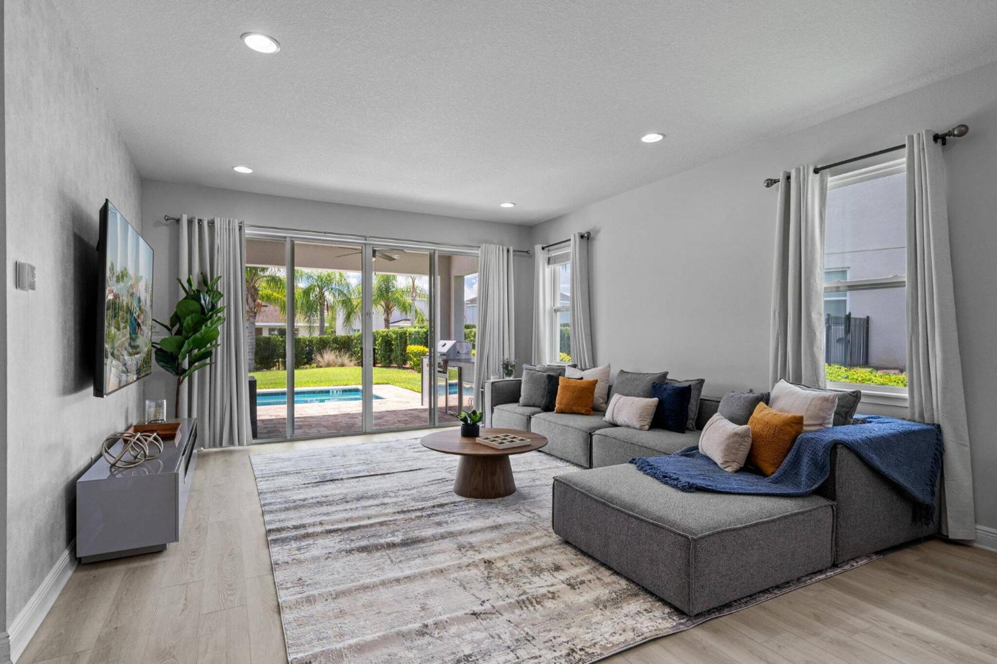 Magical 8 Bd Family Retreat Close To Parks At Encore! Holiday home Orlando