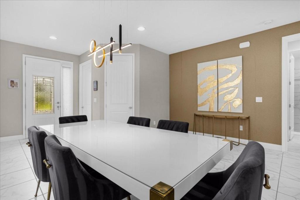 Holiday home 5 Bedrooms- 5 Bathrooms- Encore 7712 Fd *