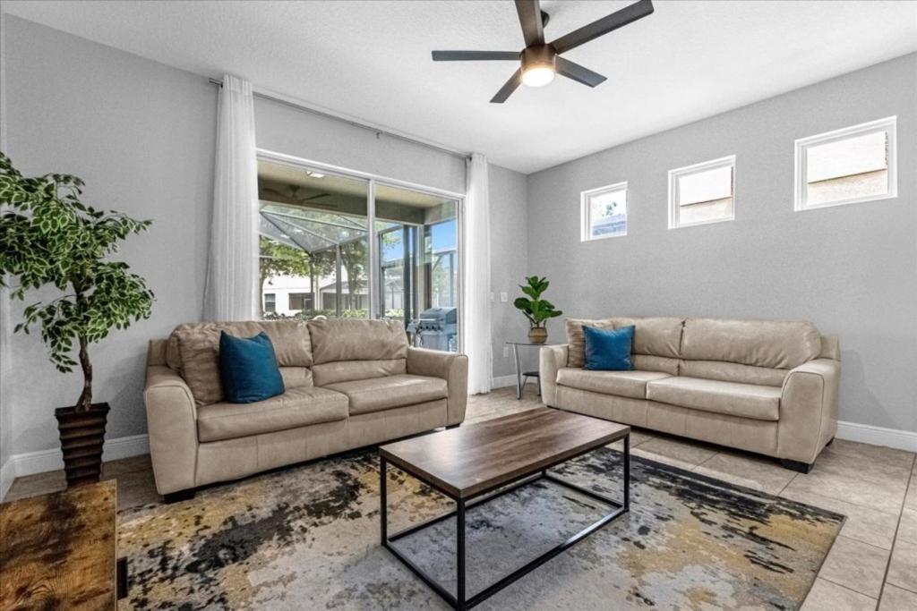 5 Bedrooms - 4 Bathrooms - Solterra 5357 Oa Orlando