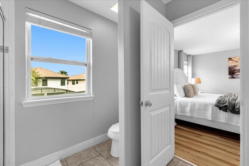 5 Bedrooms - 4 Bathrooms - Solterra 5357 Oa