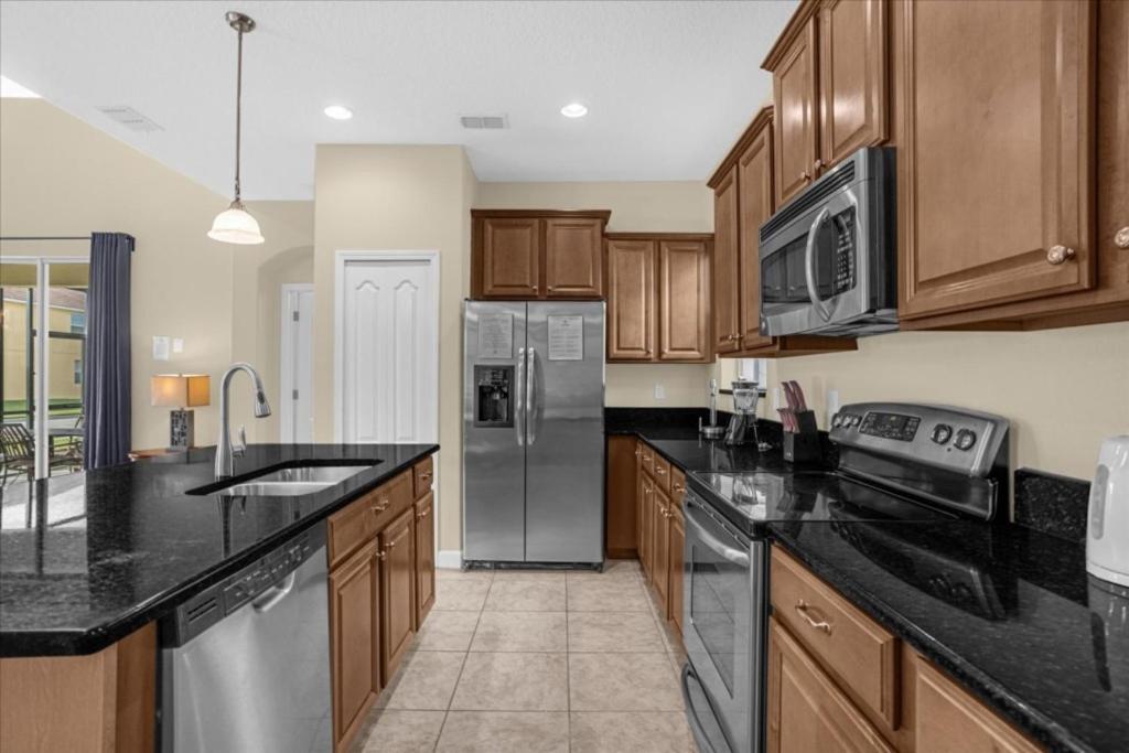 5 Bedrooms- 5 Bathrooms- Paradise Palms 2954 Bp Apartment *