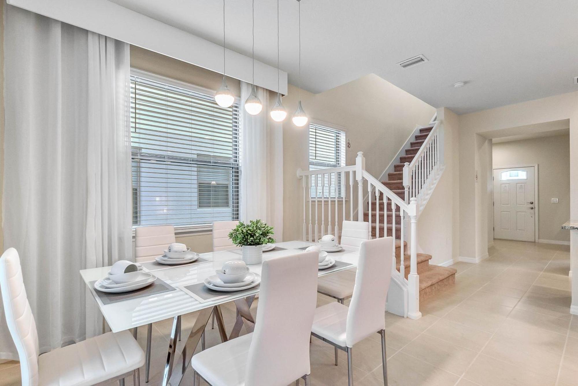 5 Bedrooms - 4,5 Bathrooms - Windsor At Westside 8917 Sa Orlando