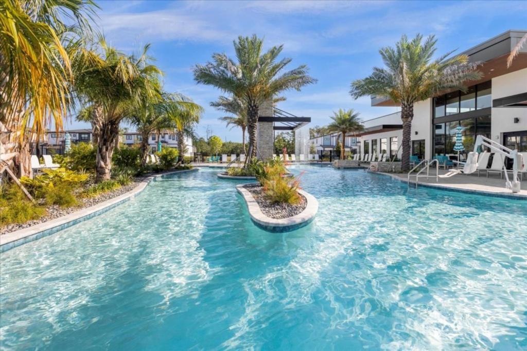 8 Bedrooms- 8 Bathrooms- Paradiso Grande 5912 Hs