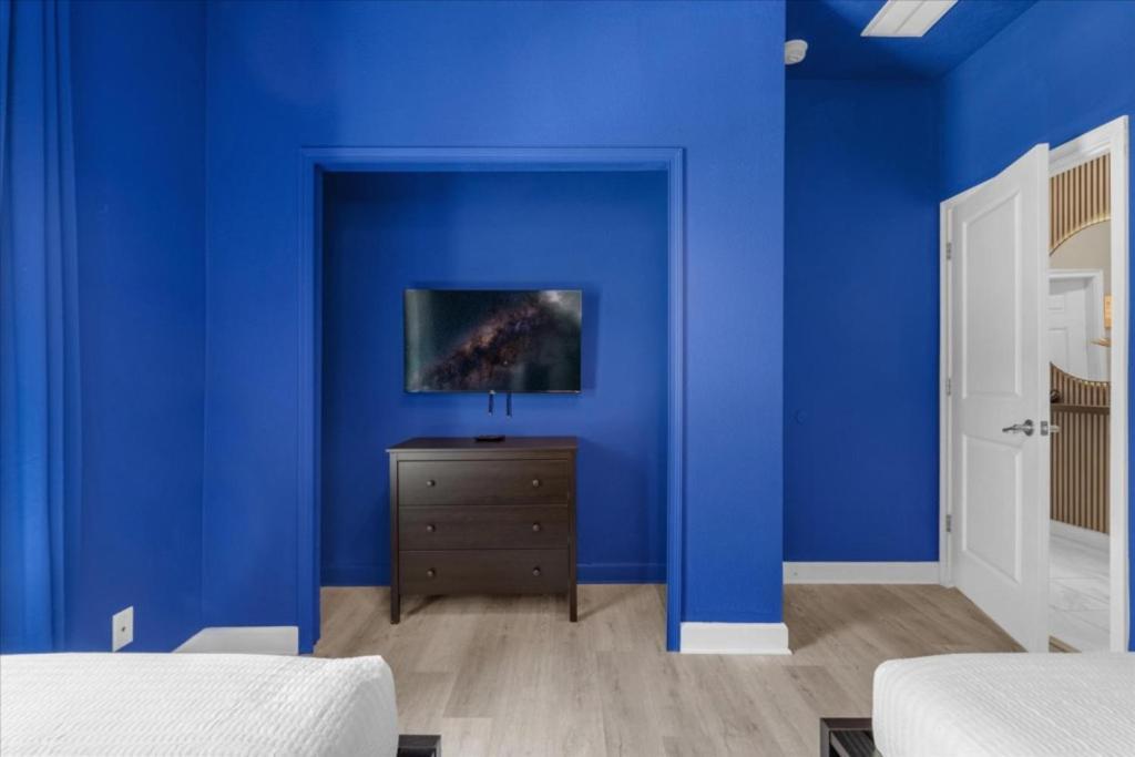 5 Bedrooms - 4 Bathrooms - Storey 3149 Pp * Orlando