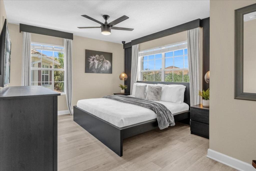 5 Bedrooms - 4 Bathrooms - Storey 3149 Pp Holiday home Orlando
